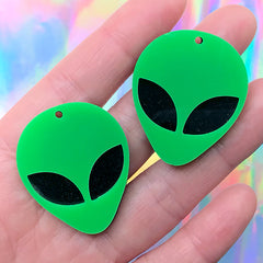 Acrylic Alien Charm | Extraterrestrial Pendant | Sci Fi Decoden Cabochon | Kawaii Geek Jewellery Supplies (2 pcs / 30mm x 36mm)