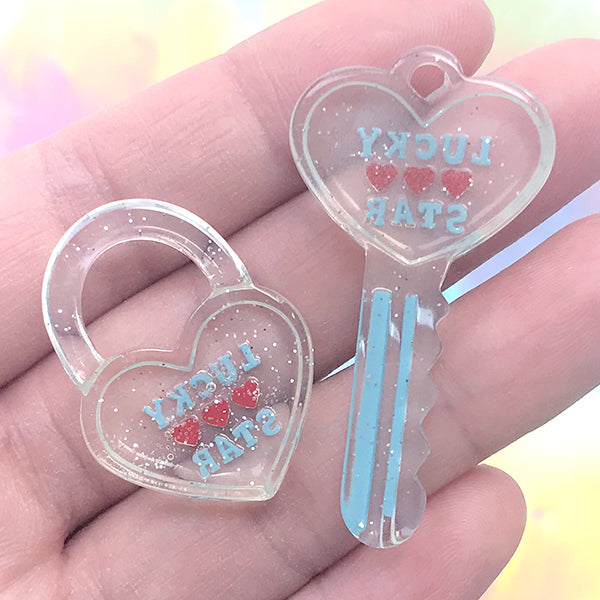 Love Enamel Charms Tag Charm (2pcs / 13mm x 16mm / Blue Green & Red) V, MiniatureSweet, Kawaii Resin Crafts, Decoden Cabochons Supplies