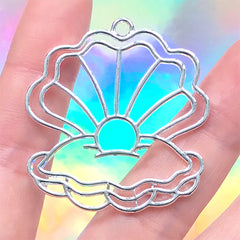 Scallop Shell Open Bezel | Seashell with Pearl Charm | Kawaii Deco Frame for UV Resin Filling | Mermaid Jewellery Making (1 piece / Silver / 38mm x 40mm)