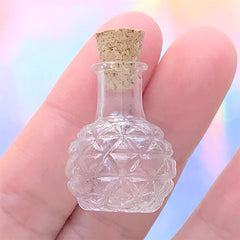Miniature Glass Potion Bottle | Dollhouse Witchcraft Decor | Mini Wizard Magic Potions | Small Glass Vial (1 piece / Clear / 20mm x 26mm)