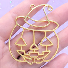 Pumpkin with Hat Open Bezel Pendant | Halloween Deco Frame for UV Resin Filling | Creepy Cute Jewelry DIY (1 piece / Gold / 44mm x 52mm)