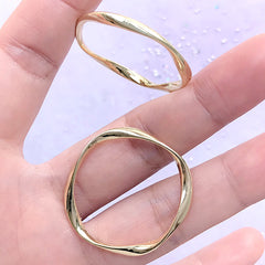 Irregular Round Deco Frame for UV Resin Filling | Wavy Circle Open Frame | Resin Jewelry DIY (2 pcs / Gold / 32mm x 33mm)