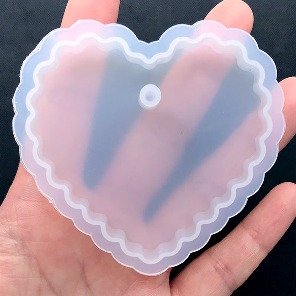 Scalloped Heart Charm Silicone Mold, Large Heart Pendant Mould, Epox, MiniatureSweet, Kawaii Resin Crafts, Decoden Cabochons Supplies