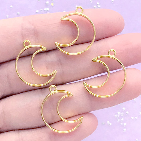 Outlined Moon Open Bezel Pendant | Crescent Moon Deco Frame for UV Resin Filling | Kawaii Jewelry Supplies (4 pcs / Gold / 16mm x 21mm)
