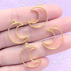 Outlined Moon Open Bezel Pendant | Crescent Moon Deco Frame for UV Resin Filling | Kawaii Jewelry Supplies (4 pcs / Gold / 16mm x 21mm)