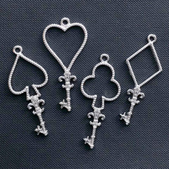Alice in Wonderland Playing Card Magic Key Open Bezel Charm | Magical Girl Deco Frame for UV Resin Filling (4 pcs / Silver)