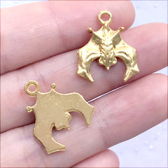 Creepy Bat Charm | Halloween Jewelry Making | Kawaii Goth Accessories DIY (6 pcs / Gold / 17mm x 20mm)