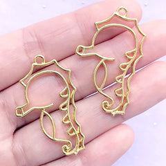 Seahorse Open Bezel Charm | Marine Life Deco Frame for UV Resin Filling | Kawaii Resin Jewelry Making (2 pcs / Gold / 23mm x 38mm)