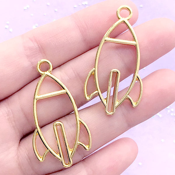 Spaceship Open Bezel Charm | Spacecraft Pendant | Rocket Ship Deco Frame | Kawaii UV Resin Jewellery DIY (2 pcs / Gold / 21mm x 40mm)