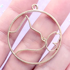 Cat and Butterfly Circle Open Bezel | Round Kitty Deco Frame for UV Resin Filling | Cute Animal Charm (1 piece / Gold / 35mm x 38mm)
