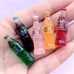 Miniature Dollhouse Soda Bottle Assortment in 1:6 Scale | Doll House Beverage | 3D Soft Drink Cabochon (5 pcs / Mix / 10mm x 33mm)