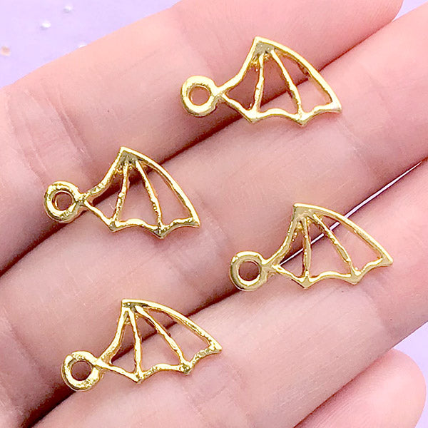 Small Bat Wings Open Bezel for UV Resin Craft | Kawaii Halloween Deco Frame | Cute Goth Jewelry Supplies (4 pcs / Gold / 9mm x 17mm)