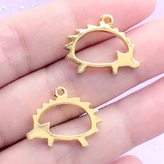 Small Hedgehog Open Bezel Charm | Porcupine Deco Frame for UV Resin Filling | Kawaii Animal Pendant (2 pcs / Gold / 20mm x 16mm)