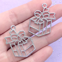 Christmas Gift Open Bezel Charm | Christmas Present Deco Frame | UV Resin Jewellery DIY (2 pcs / Silver / 25mm x 34mm)