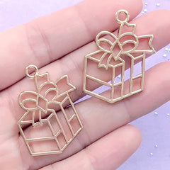 CLEARANCE Christmas Present Open Bezel Pendant | Christmas Gift Deco Frame for UV Resin Filling | Resin Jewellery Supplies (2 pcs / Gold / 25mm x 34mm)