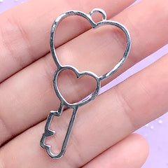 CLEARANCE Heart Shaped Door Key Open Bezel Pendant | Kawaii UV Resin Jewellery Making | Cute Deco Frame (1 piece / Silver / 23mm x 44mm)
