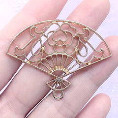 Red Spider Lily Paper Fan Open Bezel Charm | Oriental Hand Fan Deco Frame for UV Resin Filling (1 piece / Gold / 49mm x 37mm)