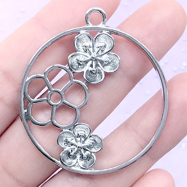 Round Plum Blossom Open Bezel Charm | Floral Pendant | Flower Circle Deco Frame for UV Resin Filling (1 piece / Silver / 40mm x 44mm)