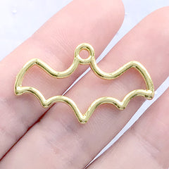 Halloween Bat Open Bezel for UV Resin Filling | Animal Deco Frame | Kawaii Goth Jewelry Supplies (1 piece / Gold / 33mm x 19mm)