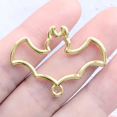 Bat Upside Down Open Bezel Charm for UV Resin Jewelry DIY | Halloween Animal Deco Frame for Resin Filling (1 piece / Gold / 35mm x 26mm)