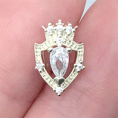 Luxury Royal Shield Rhinestone Nail Charm | Medieval Vintage Embellishment for Nail Decoration (1 piece / Gold / 8mm x 12mm)