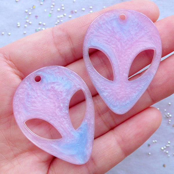 Decoden Cabochons | Alien Head Charms | Sci Fi Phone Case Deco | Shimmer Cabochon | Kawaii Resin Pieces (2pcs / 29mm x 40mm / Flatback)