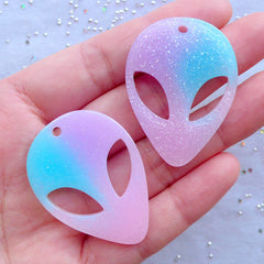 Glittery Alien Head Pendant | Sci Fi Decoden | ET Extraterrestrial Cabochons | Kawaii Phone Case Decoration (2pcs / 29mm x 40mm / Flatback)