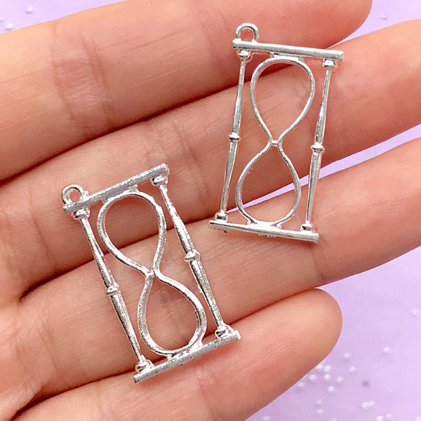 Hourglass Open Back Bezel | Kawaii UV Resin Supplies | Sandglass Charm | Sand Clock Deco Frame (2 pcs / Silver / 15mm x 28mm)