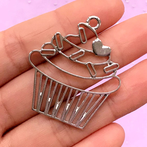 Cupcake Open Bezel Charm | Sweet Deco Frame for UV Resin Filling | Kawaii Resin Jewelry Supplies (1 piece / Silver / 33mm x 38mm)