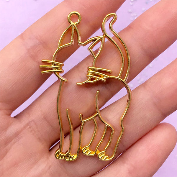 Manga Cat Open Bezel Charm | Kitty Deco Frame for UV Resin Filling | Kawaii Anime Jewelry Supplies (1 piece / Gold / 33mm x 50mm)