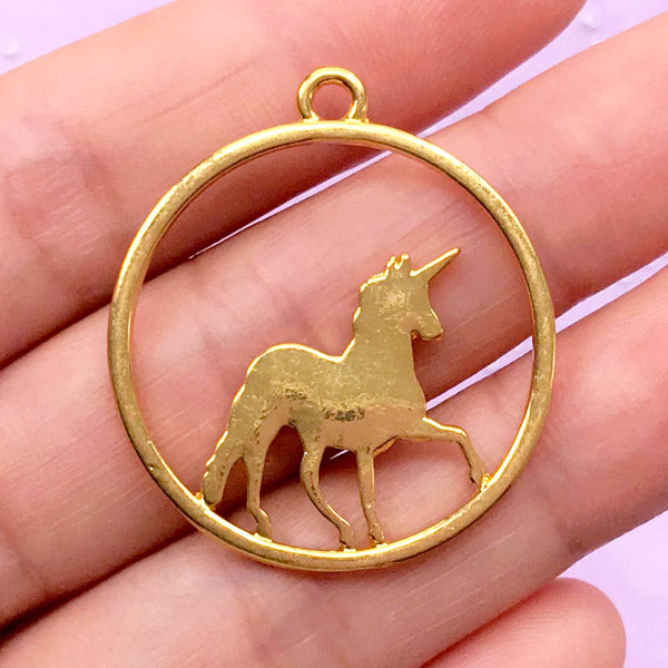 Unicorn Circle Open Bezel Charm | Magical Creature Deco Frame for UV Resin Filling | Kawaii Craft Supplies (1 piece / Gold / 29mm x 33mm / 2 Sided)