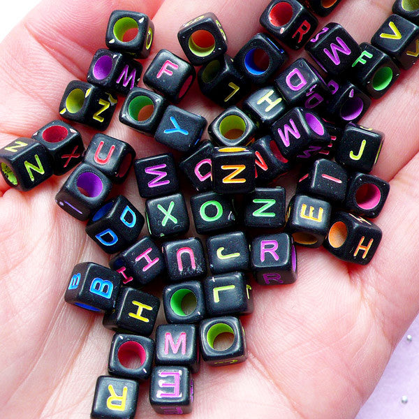Plastic Beads Cube with Letters 6 mm