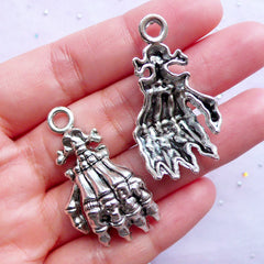 Creepy Skeleton Hand Charms | Silver Skull Hand Pendant | Metal Halloween Charm | Gothic Jewellery DIY (2pcs / Tibetan Silver / 21mm x 38mm)