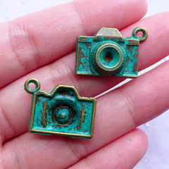 CLEARANCE Vintage Camera Charms | Retro Film Camera Green Patina Pendant | Travel Photography Charm | Zakka Photographer Jewelry Making (3 pcs / Antique Bronze / 21mm x 15mm)