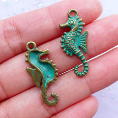 Small Seahorse Pendant | Green Patina Sea Horse Charms | Aquarium Fish Charm | Marine Life Jewellery Making (5 pcs / Antique Bronze / 12mm x 29mm)