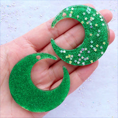 Glitter Moon Charms | Large Moon Pendant with Star Confetti | Glittery Cabochons | Chunky Jewellery | Kawaii Phone Case | Cute Resin Pieces | Decoden Supplies (2 pcs / Green / 48mm x 49mm / Flat Back)