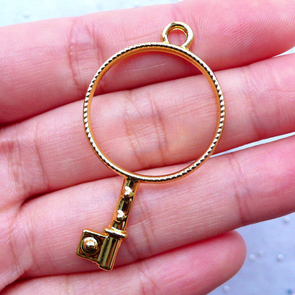 CLEARANCE Round Open Bezel Charm Blank | Gold Key Pendant | Outline Hollow Pendant for Resin Filling | UV Resin Supplies | Kawaii Jewelry Craft (1 piece / Gold / 25mm x 46mm)