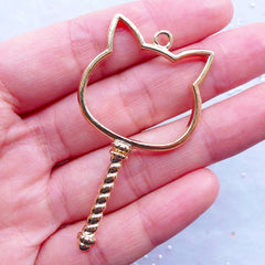 Key Open Bezel Charm in Cat Head Shape | Kawaii Key Pendant | Outlined Kitty Head Charm for Resin Crafts | Epoxy Resin Supplies | Kawaii Jewellery Craft (1 piece / Gold / 30mm x 56mm)