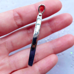 Big Oval Open Backed Bezel Pendant | Outlined Oval Charm | Geometric Charms | Hollow Deco Frame for Resin Crafts (Silver / 1 piece / 32mm x 51mm)