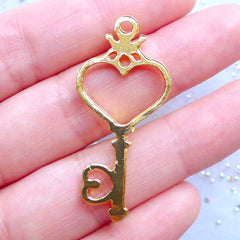 Kawaii Heart Key Open Back Bezel Charm | Heart Key Pendant | Magical Girl Jewelry DIY | UV Resin Craft Supplies (1 piece / Gold / 18mm x 40mm)