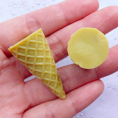 Waffle Cone Cabochons | 3D Ice Cream Cone Cabochon | Miniature Food Making | Kawaii Crafts | Decoden Supplies | Sweets Deco (2pcs / 19mm x 39mm)