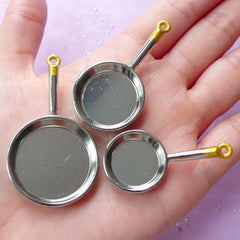 Dollhouse Cooking Pans | Miniature Frying Pan Skillet Saucepan Set | Doll House Kitchen Cookware (Silver / 22mm, 26mm & 31mm)