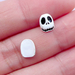 Tiny Mini Skull Cabochons | Spooky Halloween Nail Art Design | Memory Locket Floating Charms (2pcs / 6mm x 7mm / White & Black)