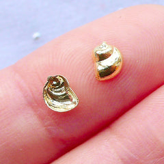 Freshwater Snail Nail Charms | Tiny Sea Shell Nail Cabochons | Seashell Nail Art | Mini Whelk Cabochons | Kawaii Nail Deco | Beach Nail Decoration | Resin Art Supplies (5pcs / Gold / 4mm x 5mm)