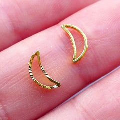 Moon Outline Nail Charms | Mini Crescent Moon Cabochons | Magical Girl Nail Art | Kawaiii Nail Designs | Celestial Nail Decoration | Mahou Kei Resin Craft (6pcs / Gold / 4mm x 8mm)