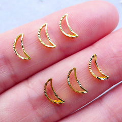 Moon Outline Nail Charms | Mini Crescent Moon Cabochons | Magical Girl Nail Art | Kawaiii Nail Designs | Celestial Nail Decoration | Mahou Kei Resin Craft (6pcs / Gold / 4mm x 8mm)