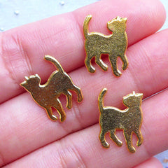 Cat Looking Back Charms | Cute Kitten Charm | Kawaii Filling Materials for UV Resin Art (3pcs / Gold / 11mm x 15mm)