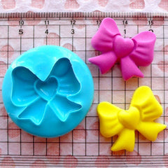 Ribbon / Bow with Heart (25mm) Silicone Flexible Push Mold Jewelry Charms Cupcake (Clay Fimo Casting Resin Epoxy Fondant Gum Paste) MD785