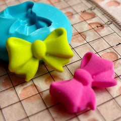 Ribbon / Bow (18mm) Silicone Flexible Push Mold - Cupcake, Jewelry, Charms (Resin, Clay, Fimo, Wax, Plaster, Soap, Gum Paste, Fondant) MD787