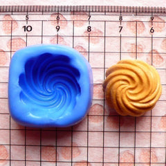 Flexible Mold Silicone Mold - Swirl Cookie / Biscuit (18mm) Miniature Food, Sweets, Jewelry, Charms (Clay, Fimo, Resins, Fondant) MD372